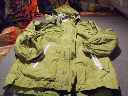 Jacke Grösse 110, H&M, grün Ton