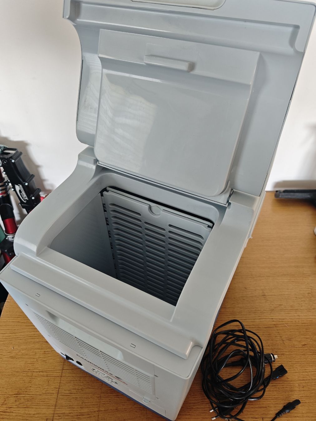 Campingaz Frigoriferi & Refrigeratori: Campingaz Kühlbox 12v und 230v – Usato da Bilten venduto da Mglarner 3