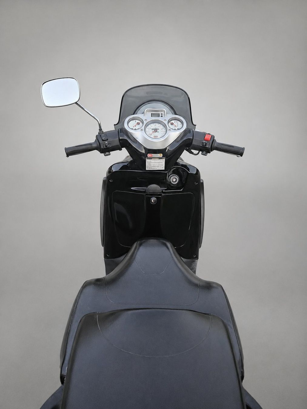 Aprilia Scooter: Aprillia Scarabeo 125ccm – Usato da Schönenberg ZH venduto da Eti1998 3