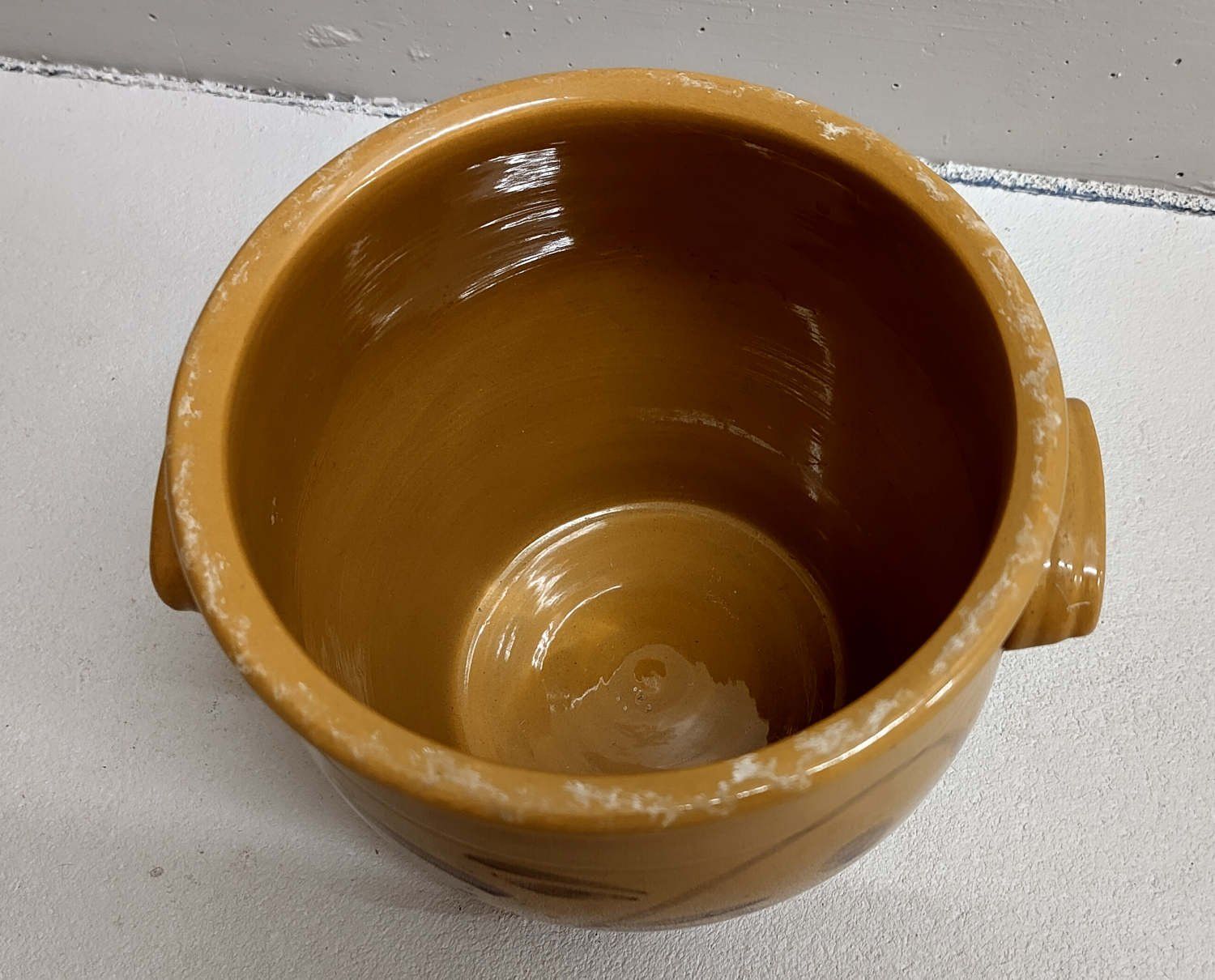 Pots de fleurs: brauner Pflanzenübertopf mit Griffen und Muster – D'occasion à Zürich par kba_579s 1