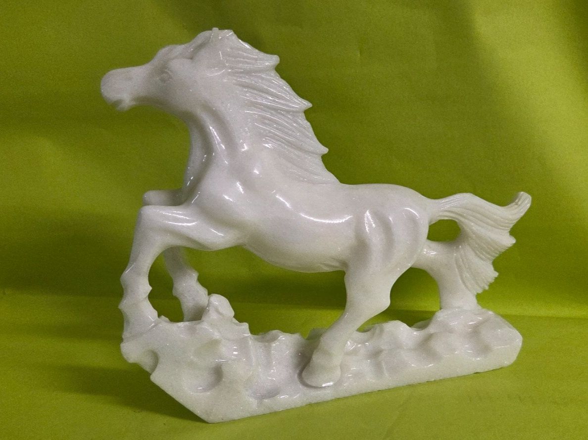 Sculture & Statue: Pferd 30cm aus Marmor – Nuovo (secondo la descrizione) da Roggliswil venduto da Mabelco