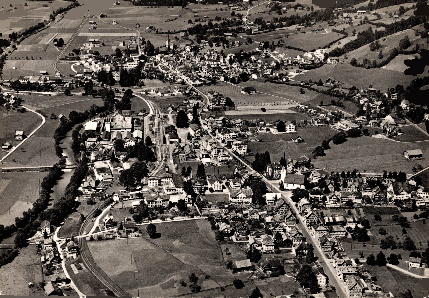 Cartoline postali: Flugaufnahme Ebnat-Kappel – Usato da Bronschhofen venduto da Astore