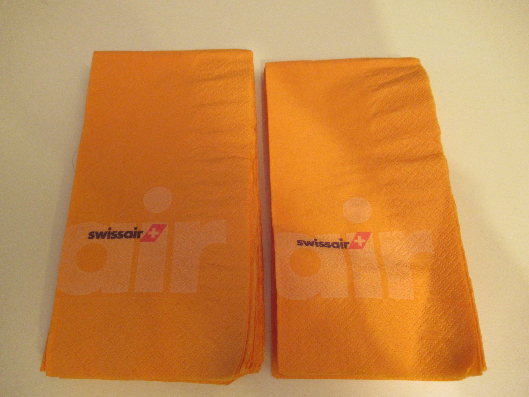 Tovaglioli: Swissair Servietten - Orange - "Neu" – Nuovo (secondo la descrizione) da Binz venduto da Hailqueen