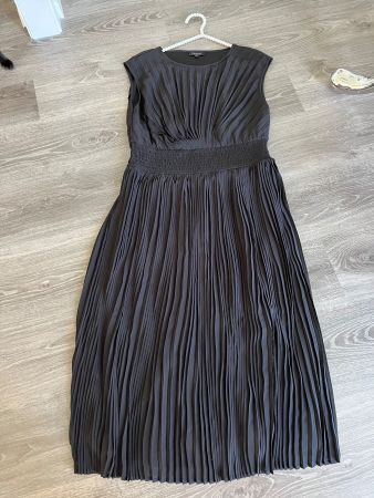 Elegantes CAROLL Paris Kleid Gr. 42 Schwarz Plissee Festlich