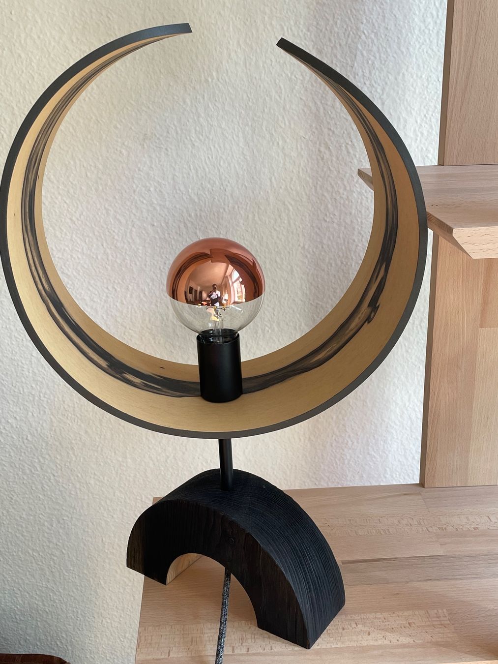 Lampade: Lampe designer, pièce unique, en ébène blanc. >60 cm. – Usato da Zürich venduto da gae_6xly