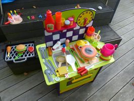 Holzspielküche und Grill mit viel Zubehör Top Zustand