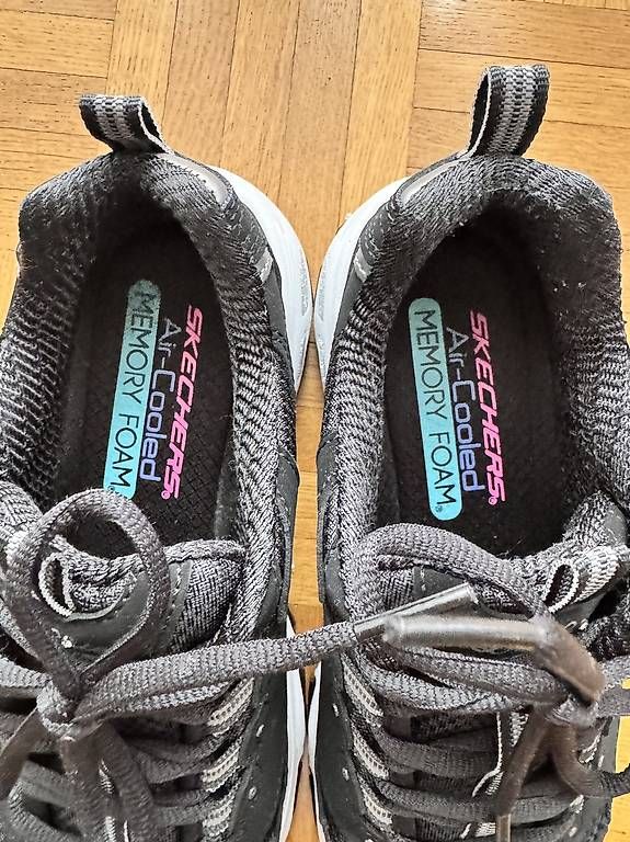 Scarpe da donna: Skechers  – Usato da Lupfig venduto da she_vfd6 2