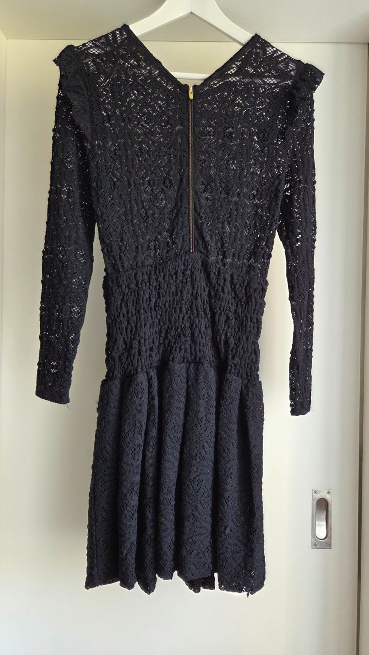 Maje Kleider: Maje Dress schwarze Spitze elastisch Size 3 – Gebraucht aus Fislisbach von Maieriisli25 1