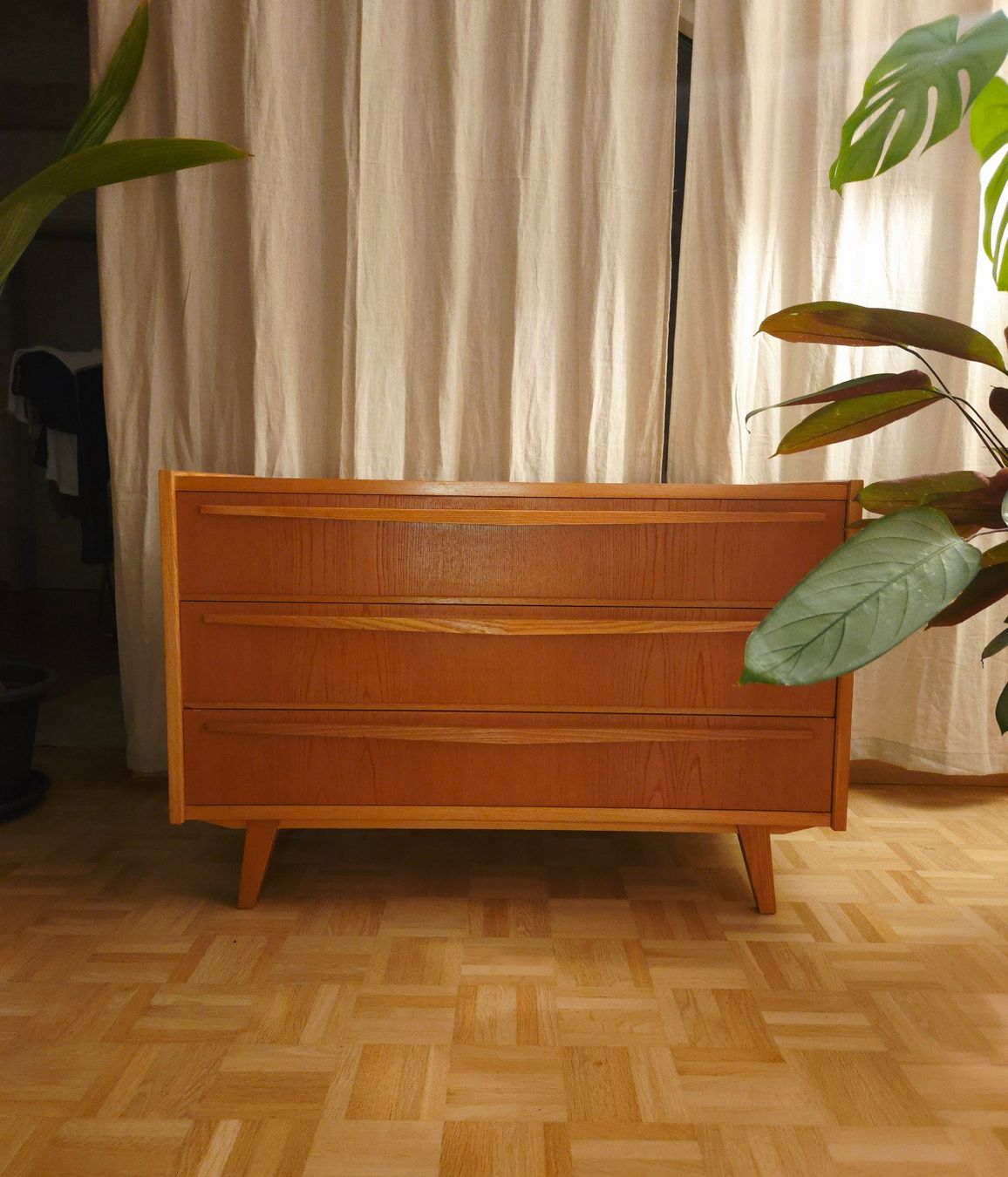 Kommoden: Mid-Century-Modern Kommode – Gebraucht aus Zollikofen von Mobelix_Vintage8 1