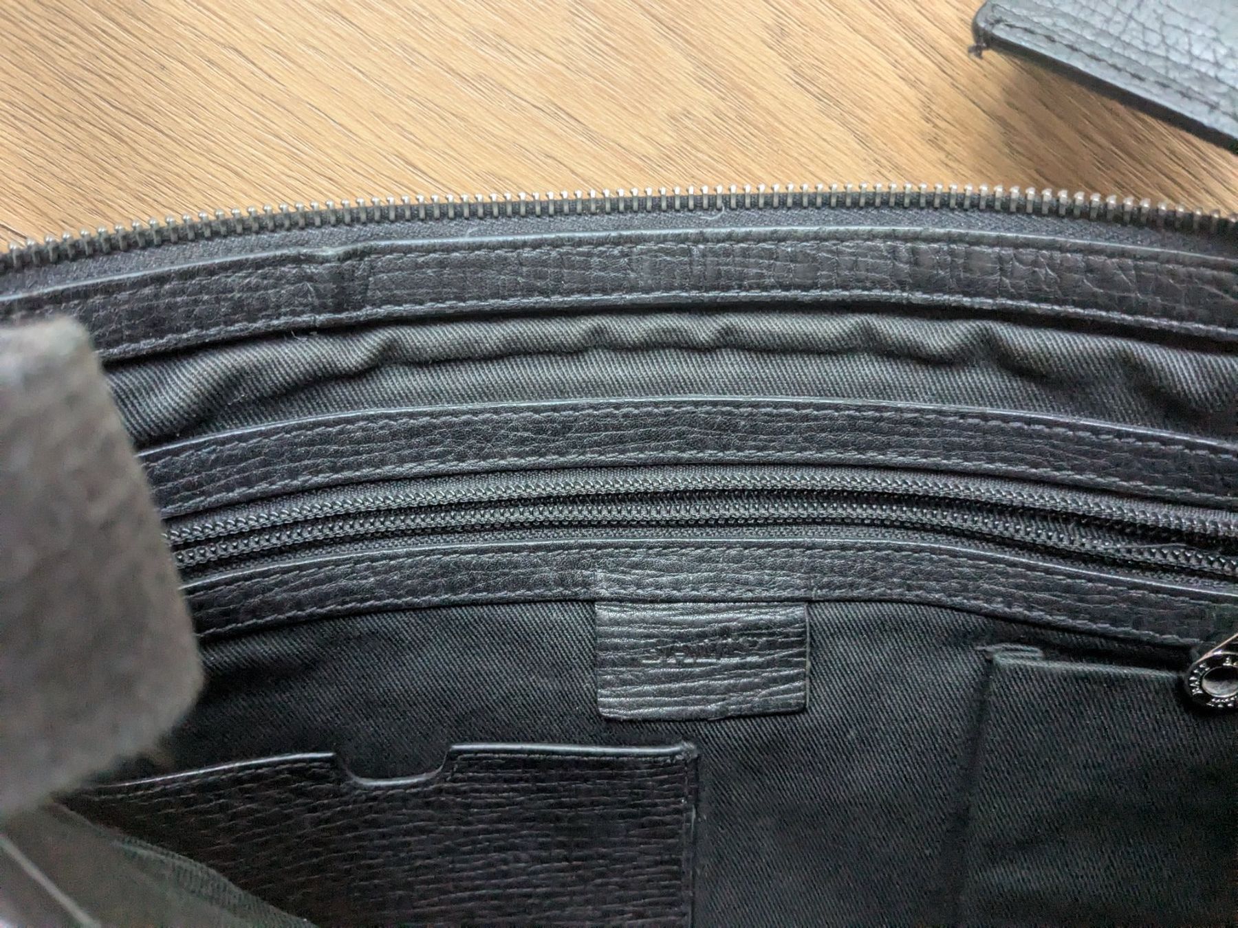 Bally Borse: Vintage Bally Messenger Tasche, schwarz, Leder – Usato da Zürich venduto da vdenisa1 1