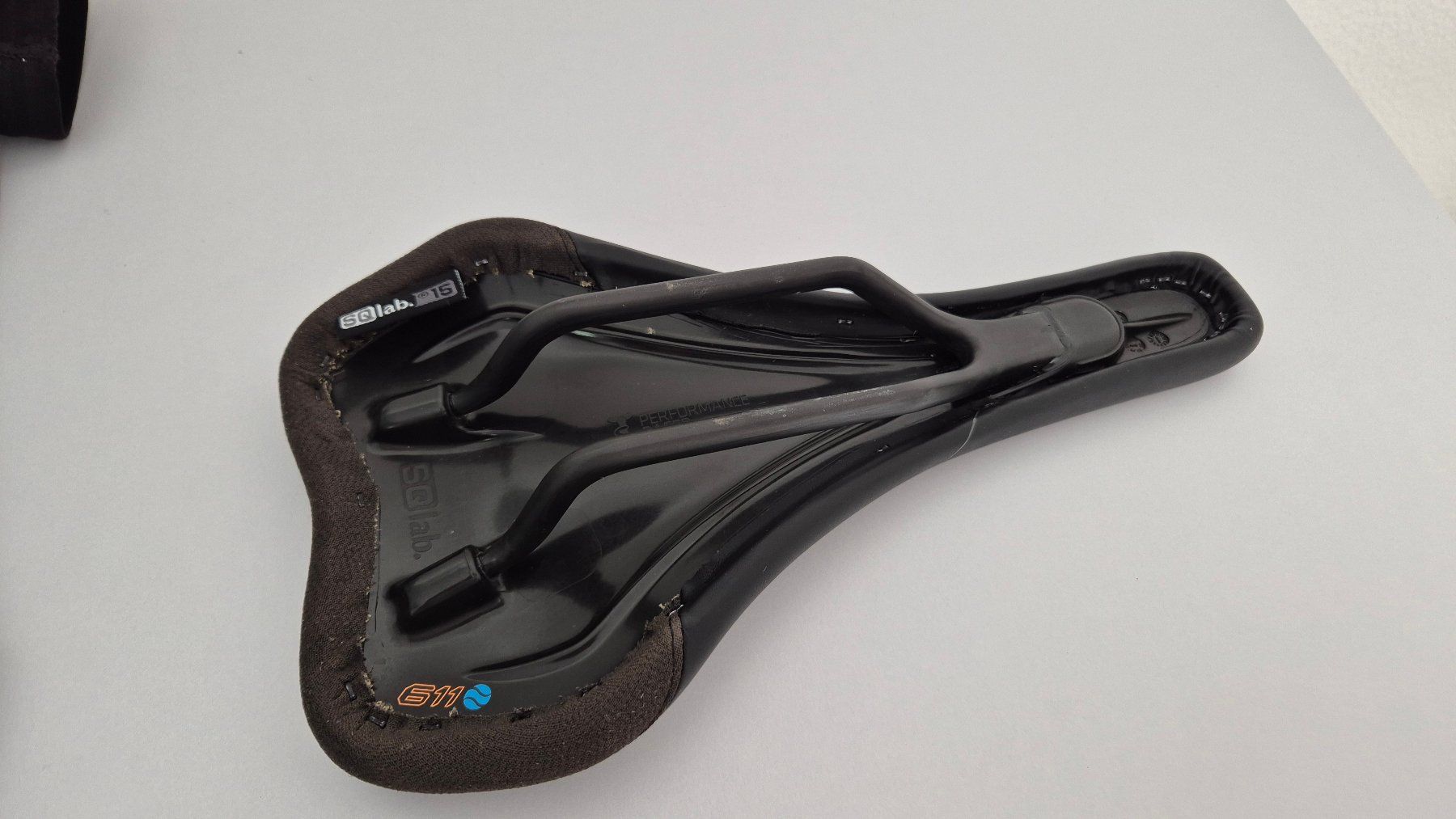 Ersatzteile: Sattel SQlab 611 Ergowave 14cm schwarz Carbon – Gebraucht aus Freienbach von Sector1 2
