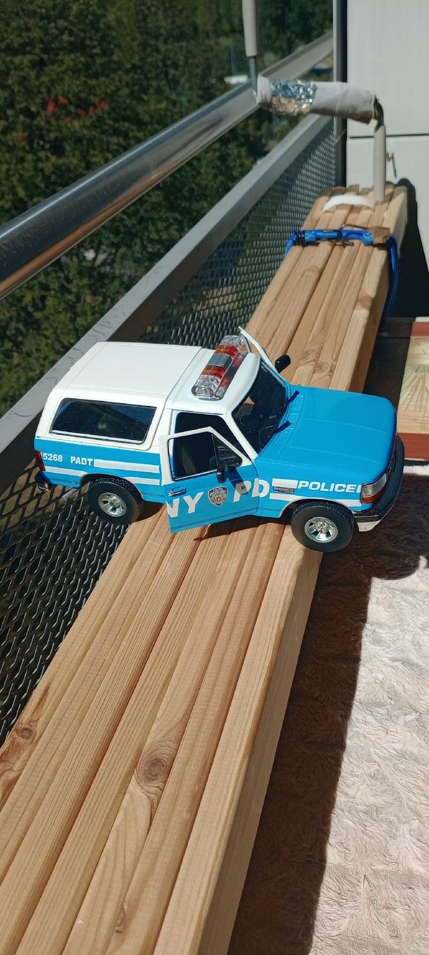 Greenlight Modellini d'auto: Ford Bronco 1992 NYPD – Usato da Domat/Ems venduto da oriori 5