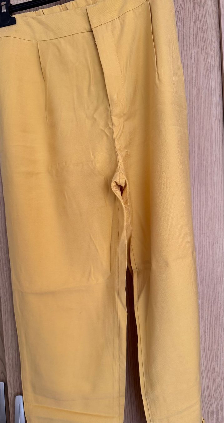 Zara Pantaloni: Stoffhose – Usato da Basel venduto da cey_ns7g