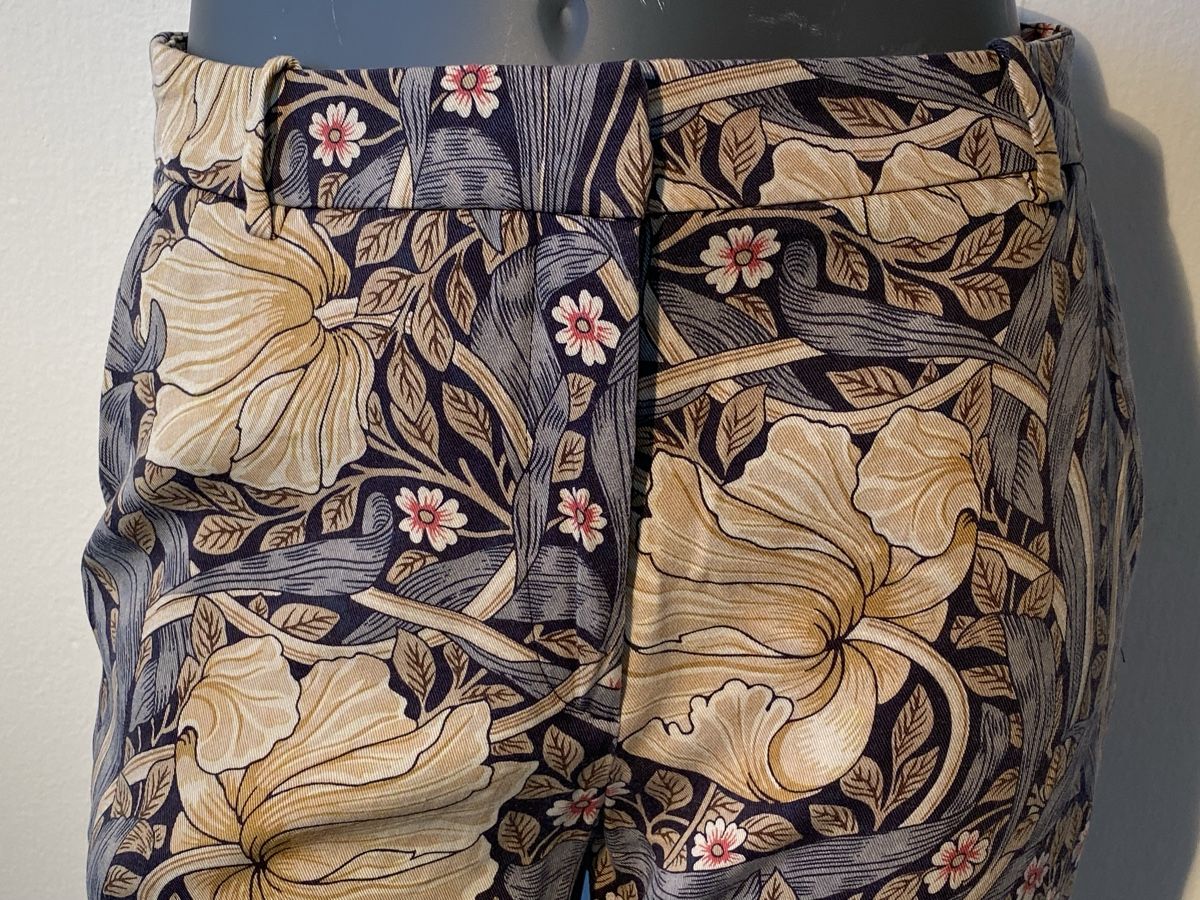 H&M Pantaloni: H&M Morris & Co. Hose, Gr. 40, Blumenmuster – Usato da St.Gallen venduto da Schischi86 6