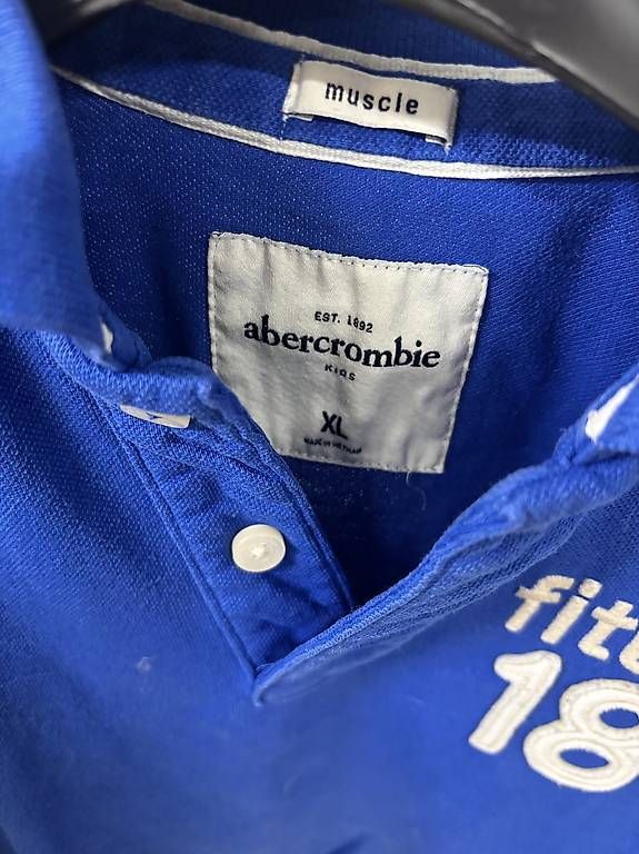 T-shirt: Abercrombie and Fitch T-Shirt – Usato da Erlenbach ZH venduto da leo_6yw9 1