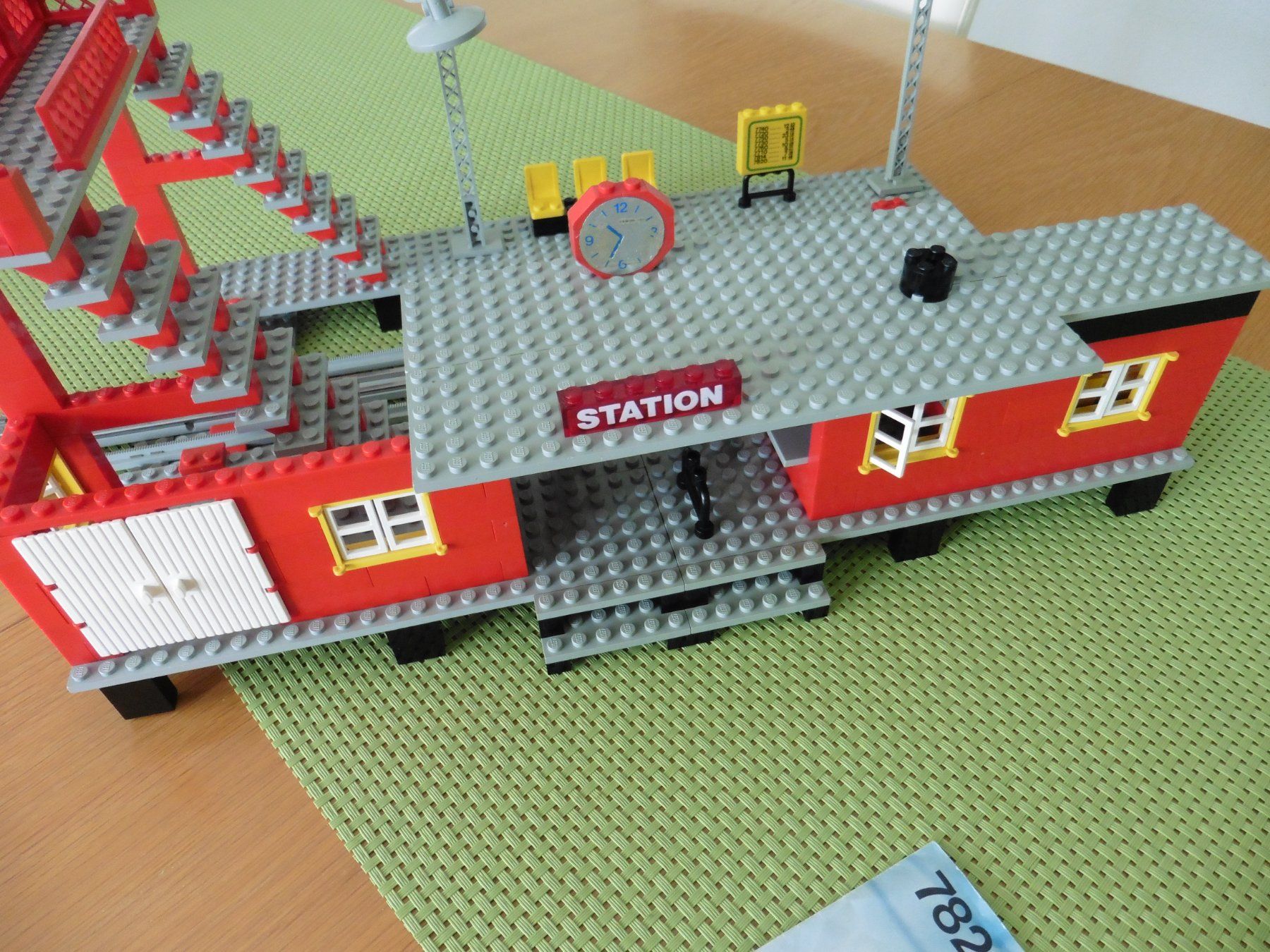 Lego Kit di costruzioni: Lego 7822 Bahnhof 12 V Eisenbahn – Usato da Kaltbrunn venduto da sigale 4