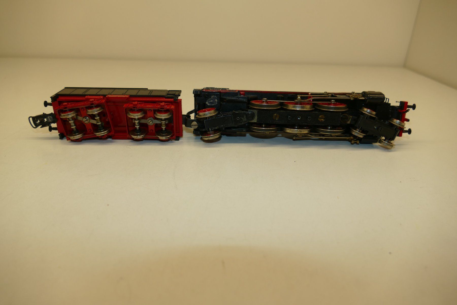 Trix Modellini di ferrovie: Trix H0: DB Dampflok BR18 – Usato da Niederhasli venduto da rail-duerst 5