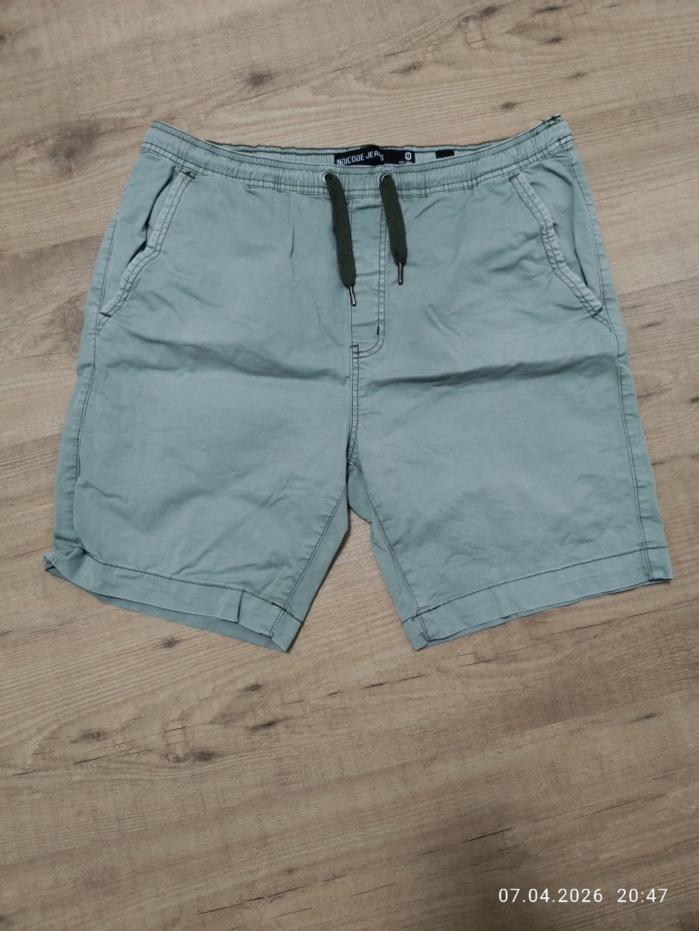 Pantaloni: Blaue Shorts – Usato da Ilanz venduto da Secnd_hand 1