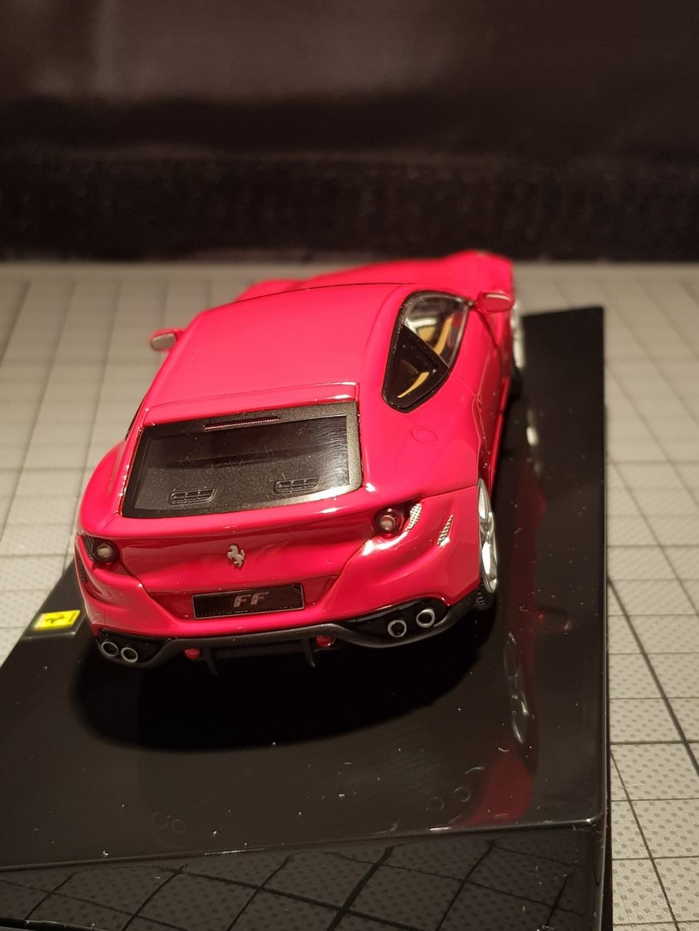 Ferrari Modellini d'auto: Ferrari FF – Nuovo e nell'imballaggio originale da Chézard-St-Martin venduto da AlPat-Collections 4