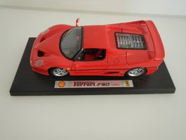 Roter Ferrari F 50    (1995)    Modellauto 1:18    Neuwertig