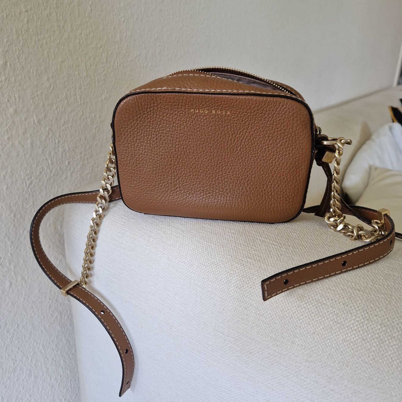 Hugo Boss Borse da donna: Sac Hugo Boss bandoulière – Nuovo (secondo la descrizione) da Onex venduto da AF. 9
