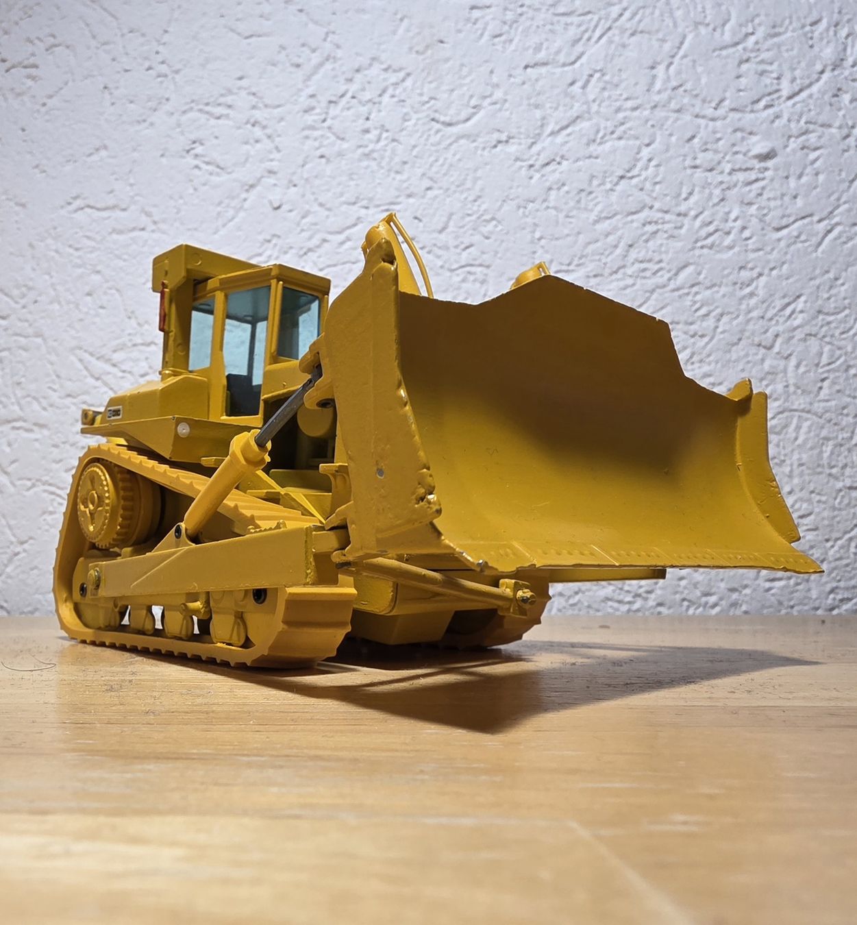 Caterpillar Escavatori: Caterpillar D10 Planierraupe – Usato da Männedorf venduto da Modellbau-wyss 4