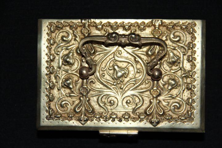 Truhen: Ancien coffret à bijoux en bronze . – Gebraucht aus Praz (Vully) von pikuluka1 5
