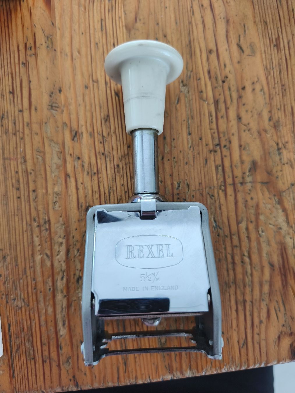 Messen: Machine à numérer Rexel vintage 5 1/2 avec boîte/accessoire – Gebraucht aus Fontaines NE von Onibaku 1
