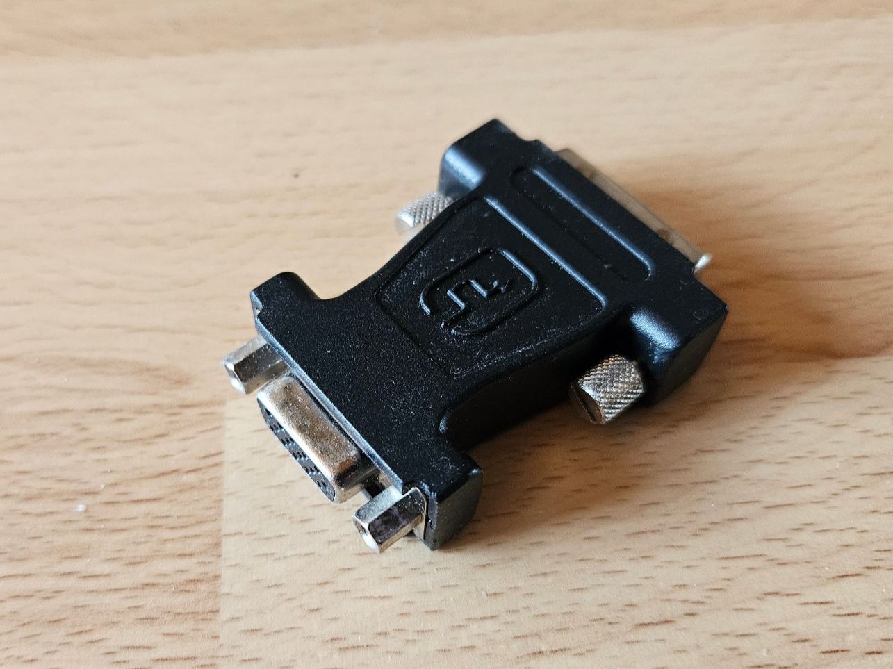 Lecteurs & Adaptateurs: Adapter DVI zu VGA – D'occasion à Wauwil par seriously3