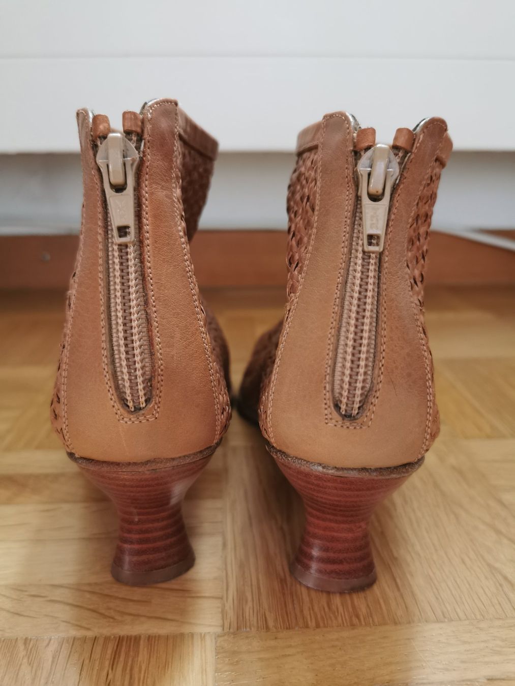 Stuart Weitzman Scarpe da donna: Stiefeletten Stuart Weitzman Gr. 37 1/2 – Usato da Stäfa venduto da flamingo_17 5
