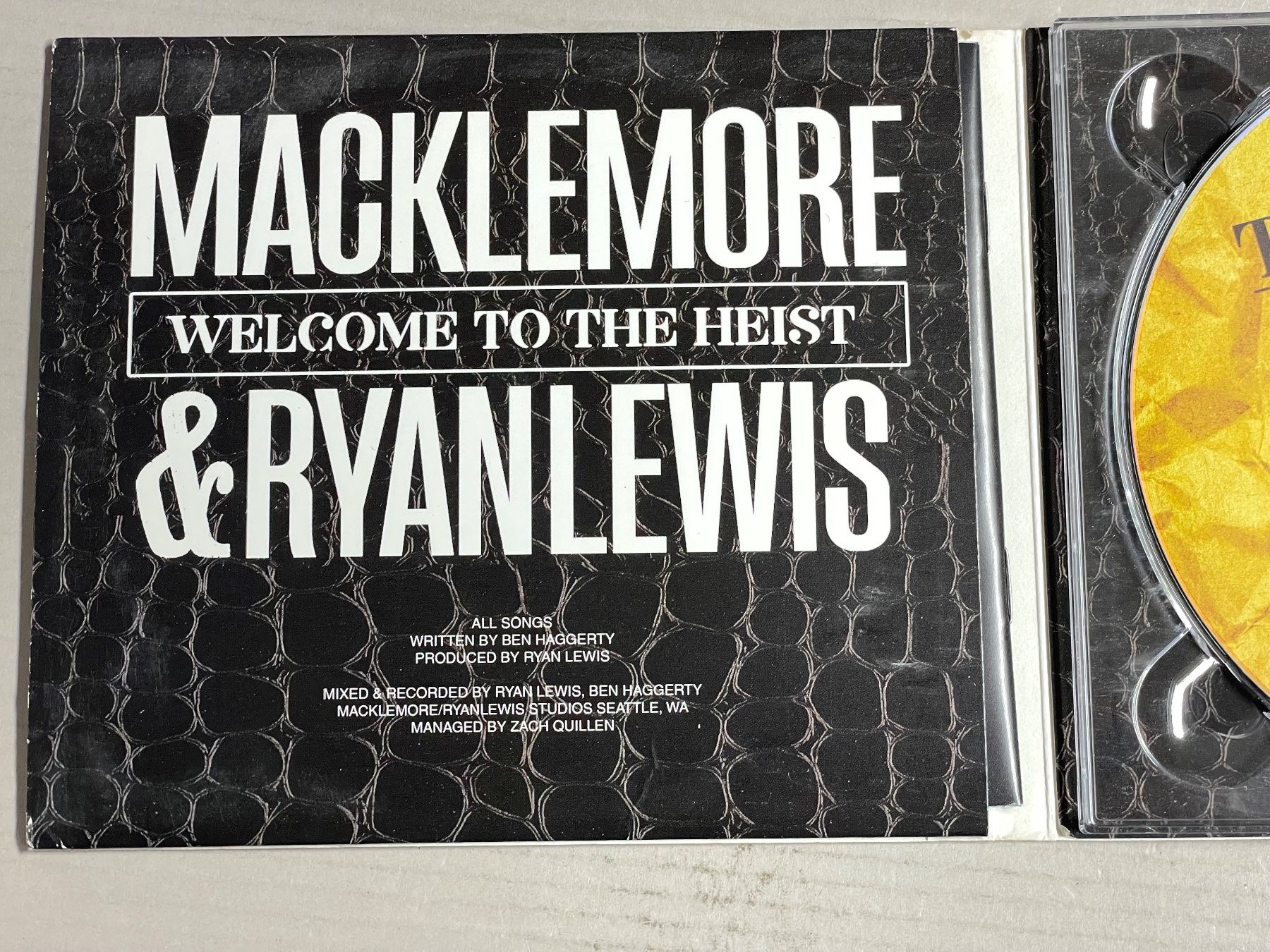 CD: Macklemore & Ryan Lewis - The Heist – Usato da Muri b. Bern venduto da AdidasCollector 5