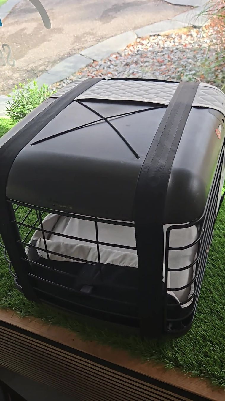 Niches, paniers: 4pets Transportbox Caree  – D'occasion à Basel par Moebeloutlet1 3