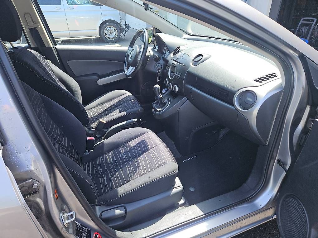 Automobili: Mazda 2 günstig zu Verkaufen – Usato da Montlingen venduto da Fitz46 3