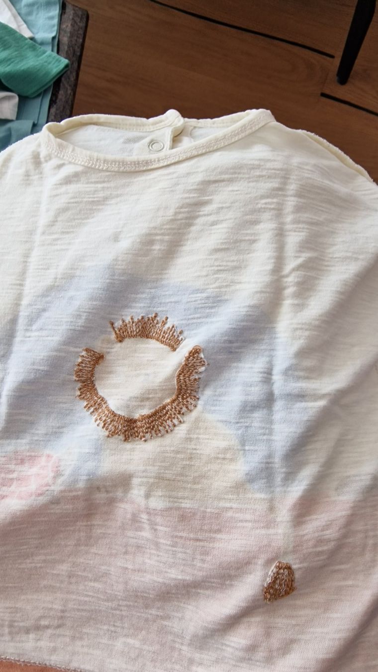 Hemden, T-Shirts & Polos: T Shirt gr 74, wunderschöne Verarbeitung – Gebraucht aus Winterthur von Mmondeo 1
