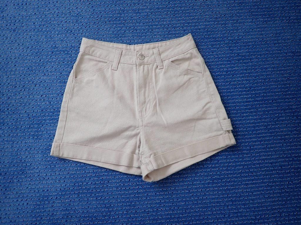 Pantaloni: Kurze Hose Divided Grösse 32 – Usato da Galgenen venduto da Marc98