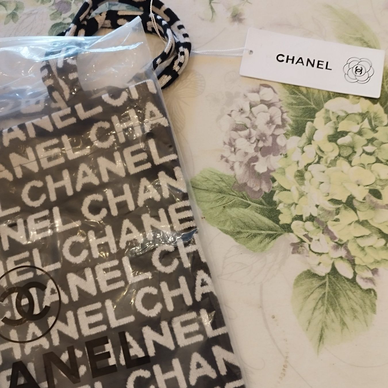 Chanel Sacs femmes: CHANEL VIP GIFT  NEW – Neuf avec emballage d'origine à Basel par pro_79rs 3