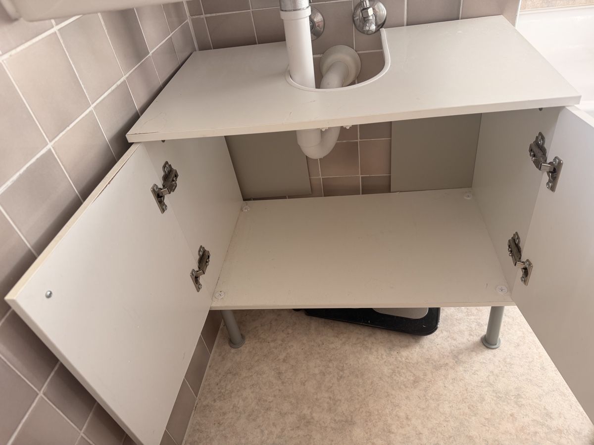 Ikea Badezimmermöbel: Waschbeckenunterschrank – Gebraucht aus Nidau von SBern123 1