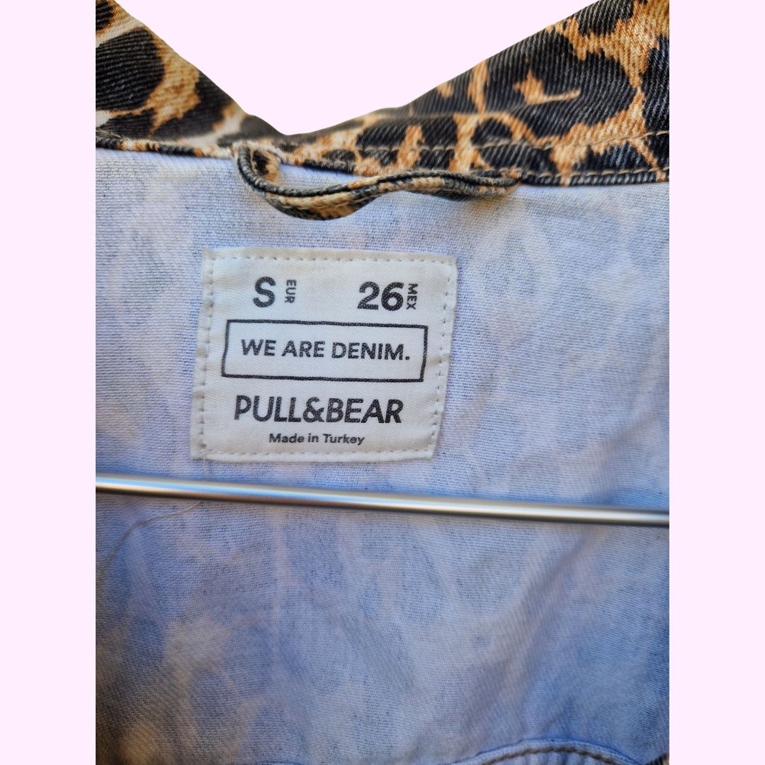 Pull&Bear Vestes: Jeansjacke PULL&BEAR Leo-Print Grösse S (oversized, eher M) – D'occasion à Bern par Vintagefromthefuture 2