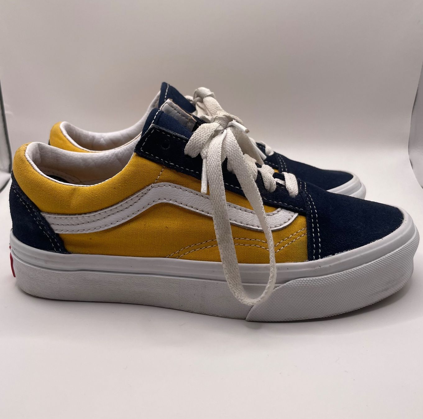 Vans Scarpe da donna: Vans Old Skool Sneakers – Usato da Bubikon venduto da SwissSecondLife