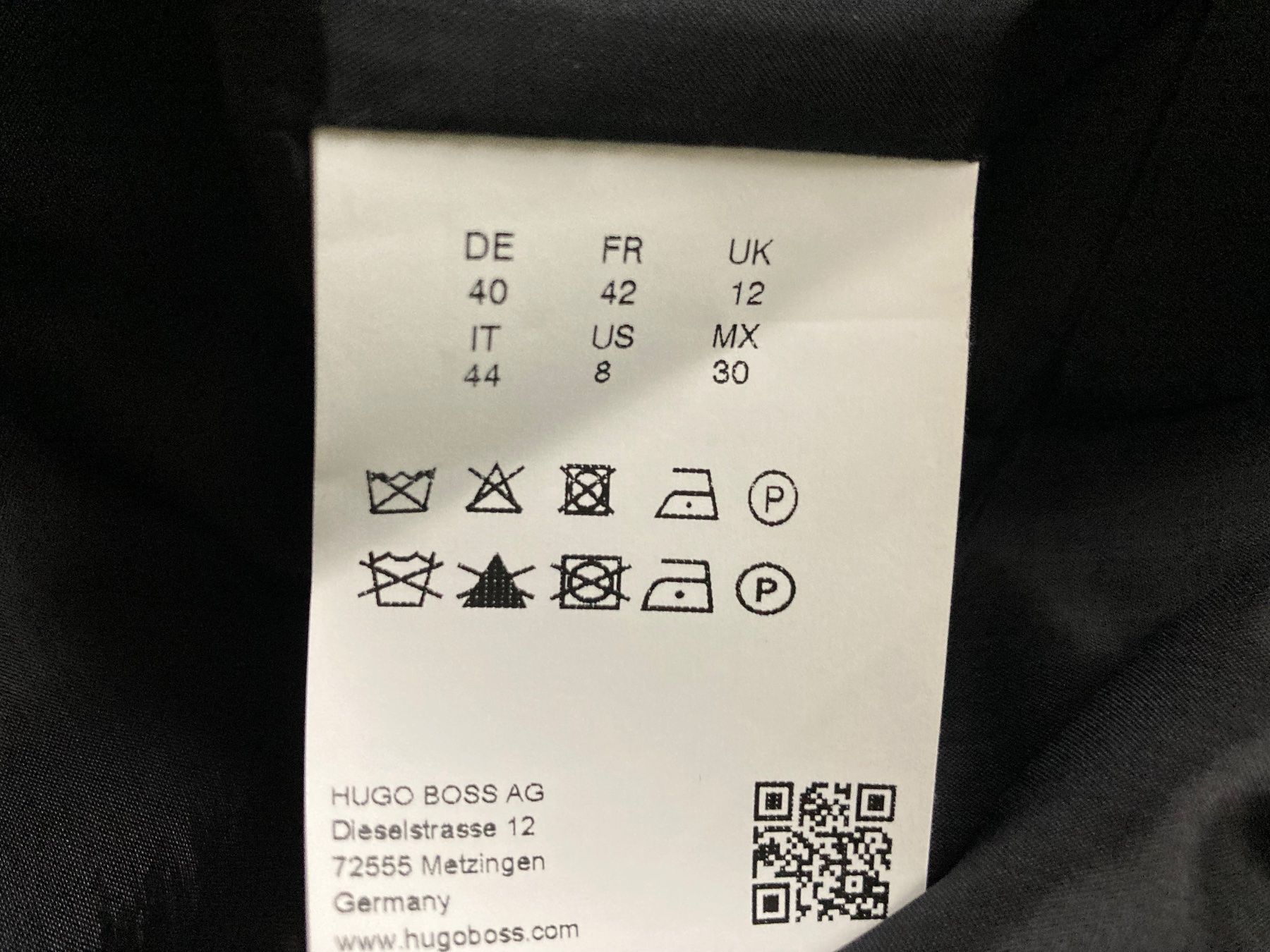 Hugo Boss Kleider: BOSS getreiftes Kleid in Weiss/Blau – Gebraucht aus Zürich von ann_ngp7 2