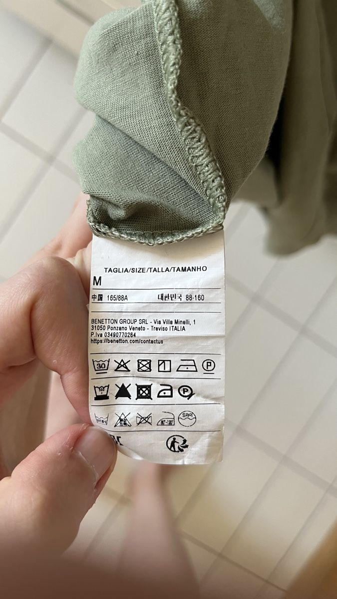Benetton T-shirt: T-shirt Benetton – Usato da Zürich venduto da vhaav1510 4