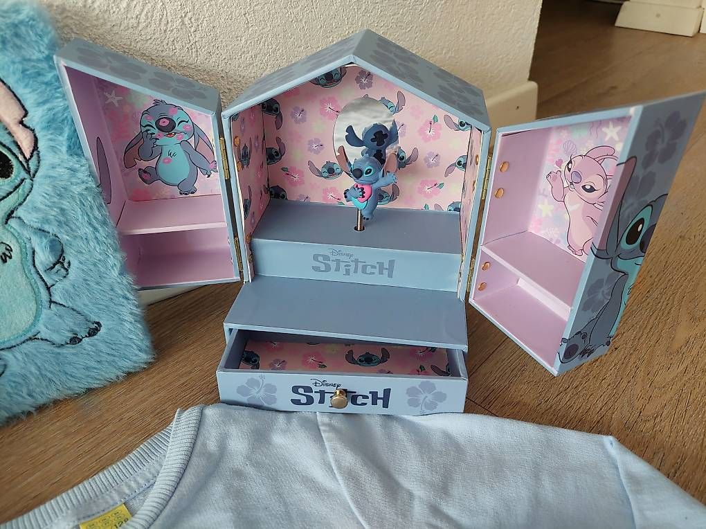Disney Spielzeuge: Konvolut Stitch Tasche Schmuckkästchen Pullover – Gebraucht aus Zürich von Julia0123 1