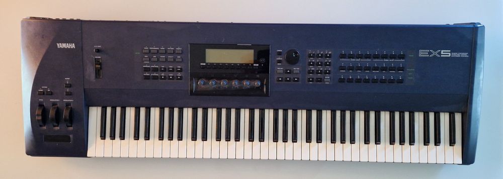 YAMAHA EX5 avec Flight case sur mesure (Gebraucht) in für CHF 260 – nur ...