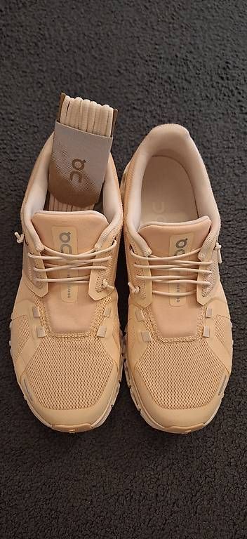 Scarpe da donna: Schuhe On Damen Cloud 6 – Nuovo e nell'imballaggio originale da Langnau i. E. venduto da 3550fdi