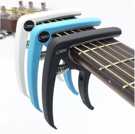 Strumenti musicali: Kapotaster Gitarrenhaube 3 Stück – Nuovo e nell'imballaggio originale da Gurmels venduto da Swisspod