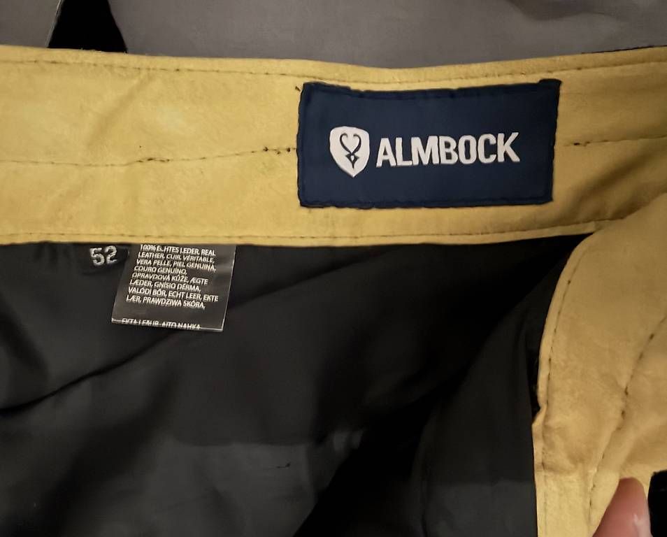 Pantaloni: Lederhose Grösse 52 – Usato da Schmitten FR venduto da Sense2190 1