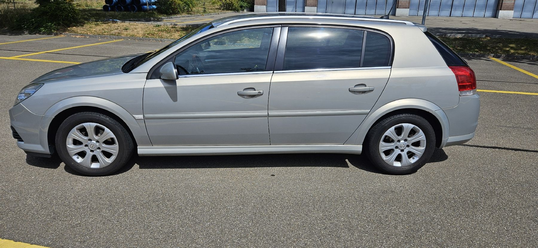 Opel Automobili: Opel Signum 2.2 Direct – Usato da Wettingen venduto da schpucky 1