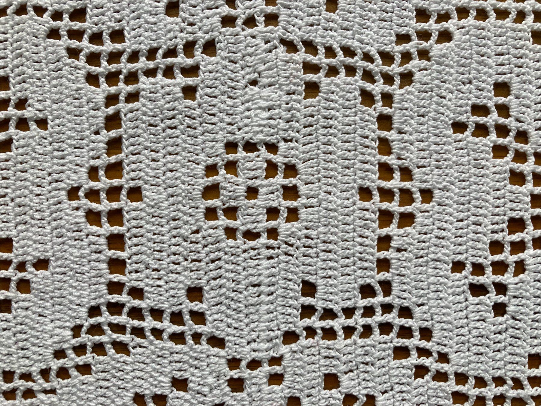 Tutte le decorazioni: SPITZENDECKCHEN  HANDARBEIT    FILETHÄKELN – Usato da Subingen venduto da ArtBead 1