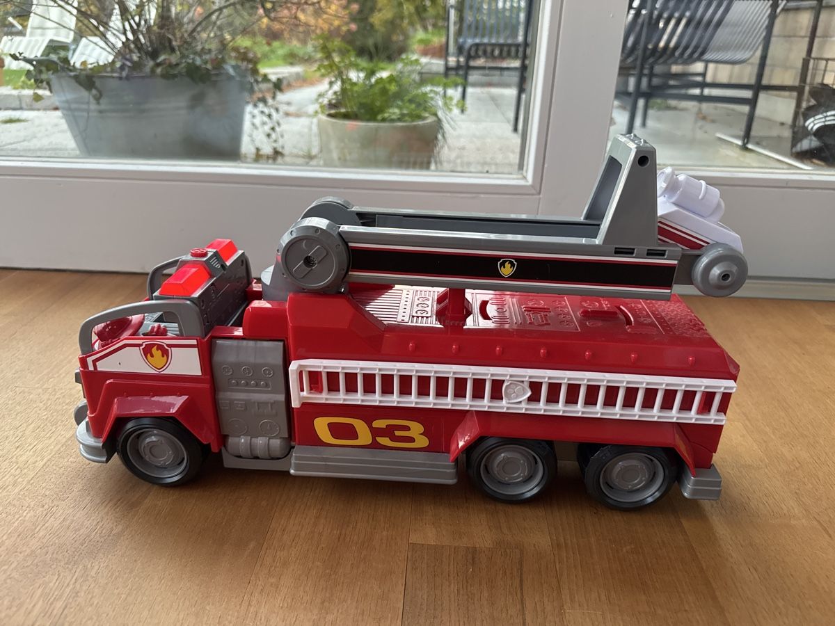 Giocattoli: grosses Paw Patrol Feuerwehrauto mit Marshall – Usato da Rüti ZH venduto da bashki 1