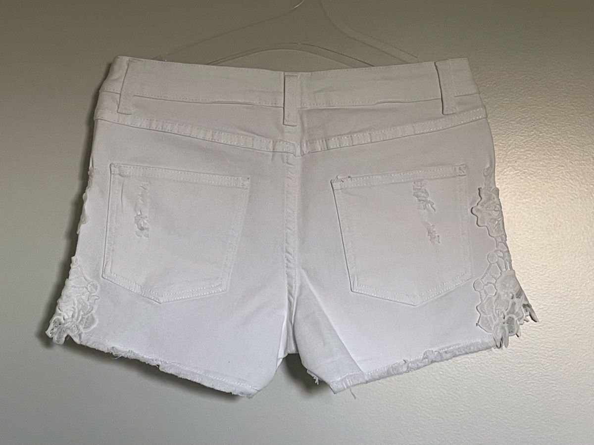 Vila Hosen: Short VILA blanc avec de la dentelle, taille M - Neuf – Neu und originalverpackt aus Vuadens von Nina11 1